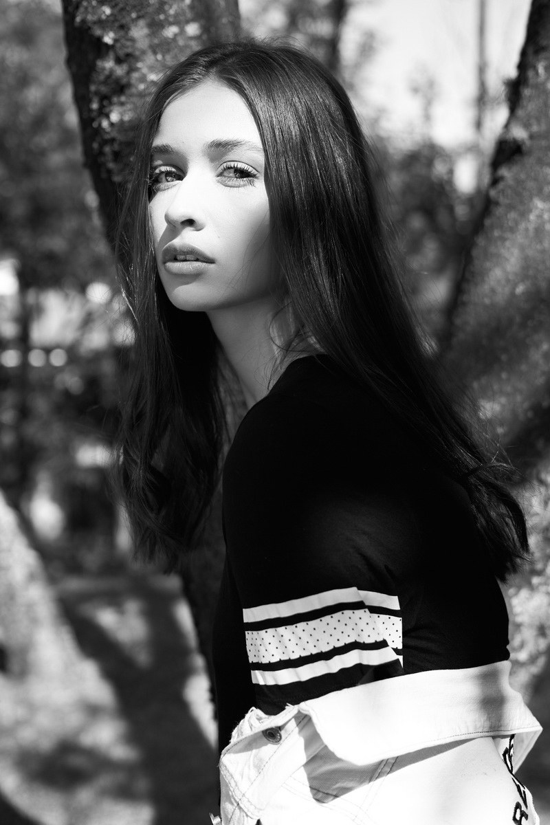 Emily V, foto 51