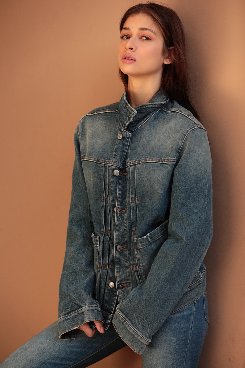 Emily V, foto 53