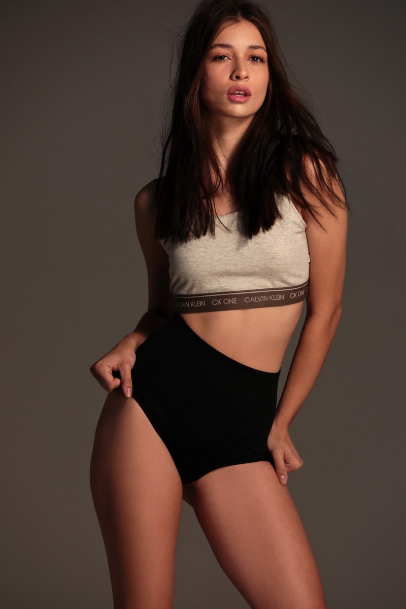 Emily V, foto 55