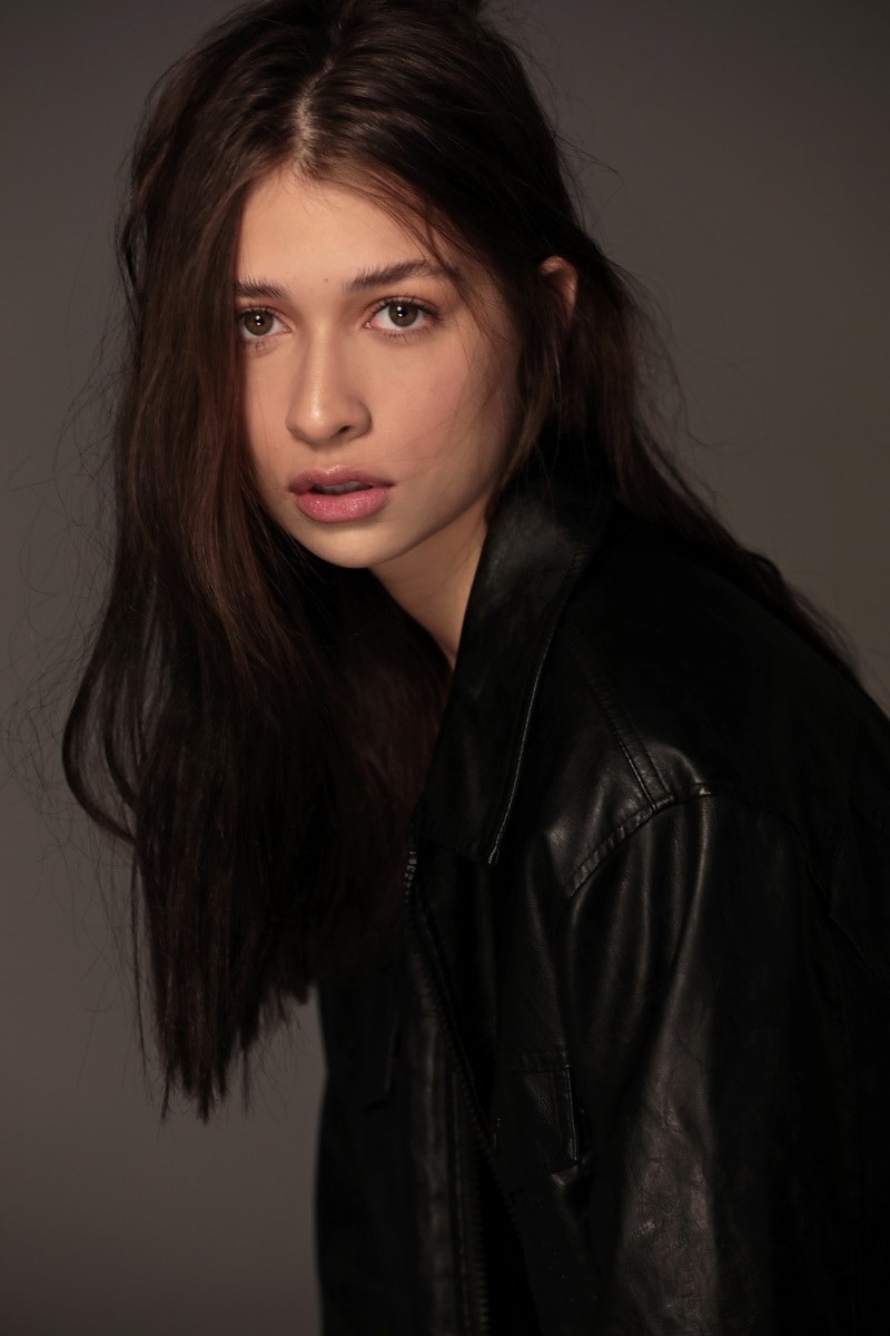Emily V, foto 60
